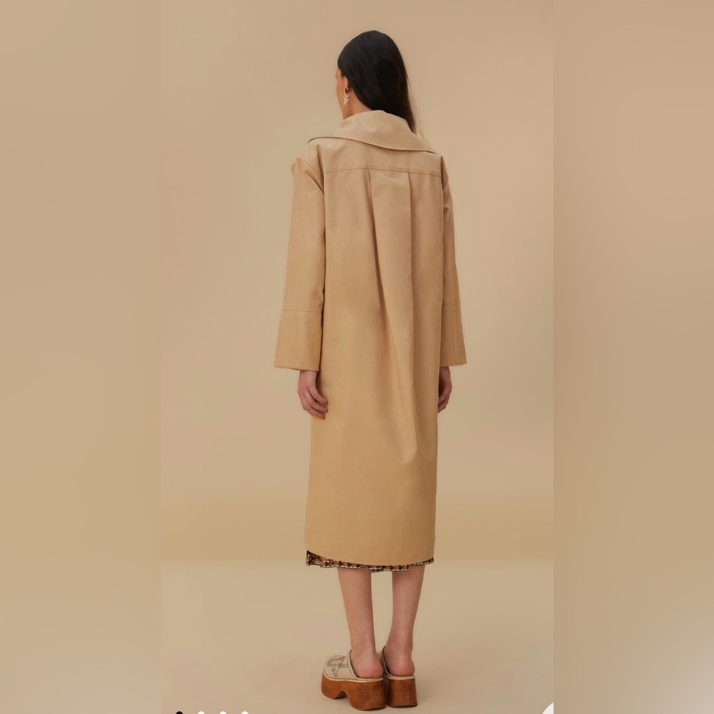 NWT FARM Rio Pockets over Nude Beige Belted Trench Coat, Size M - Picture 3 of 7